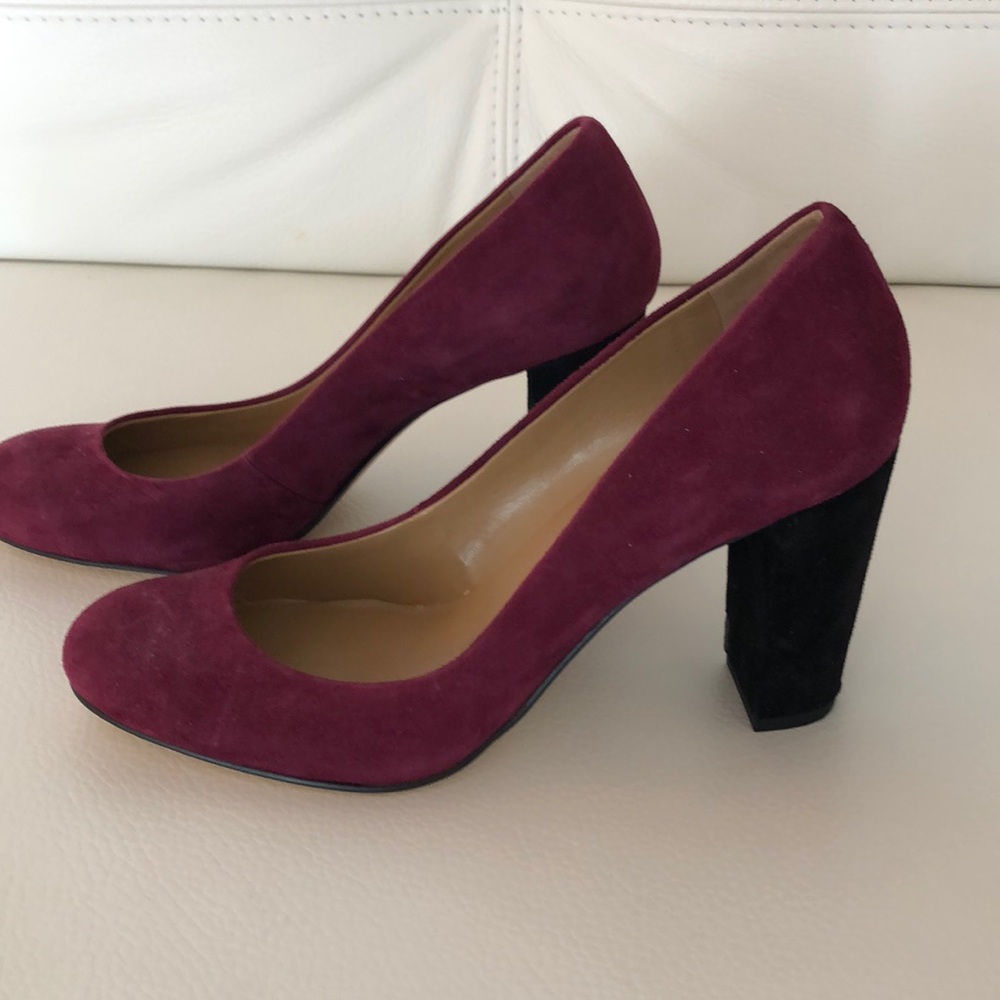 Gorgeous two tone Suede pumps.